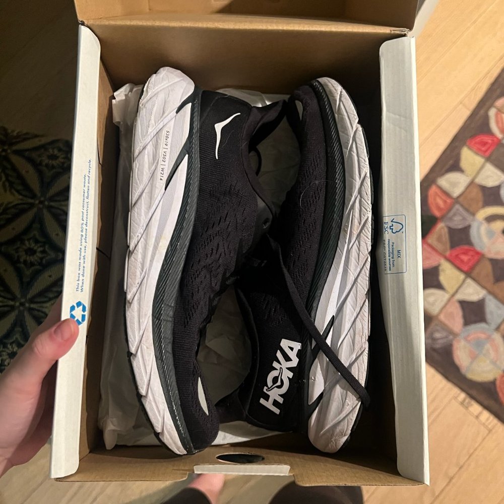 HOKA | WOMEN'S CLIFTON 8 SNEAKERS / RUNNING SHOES | BLACK | US 9.5B / UK 8